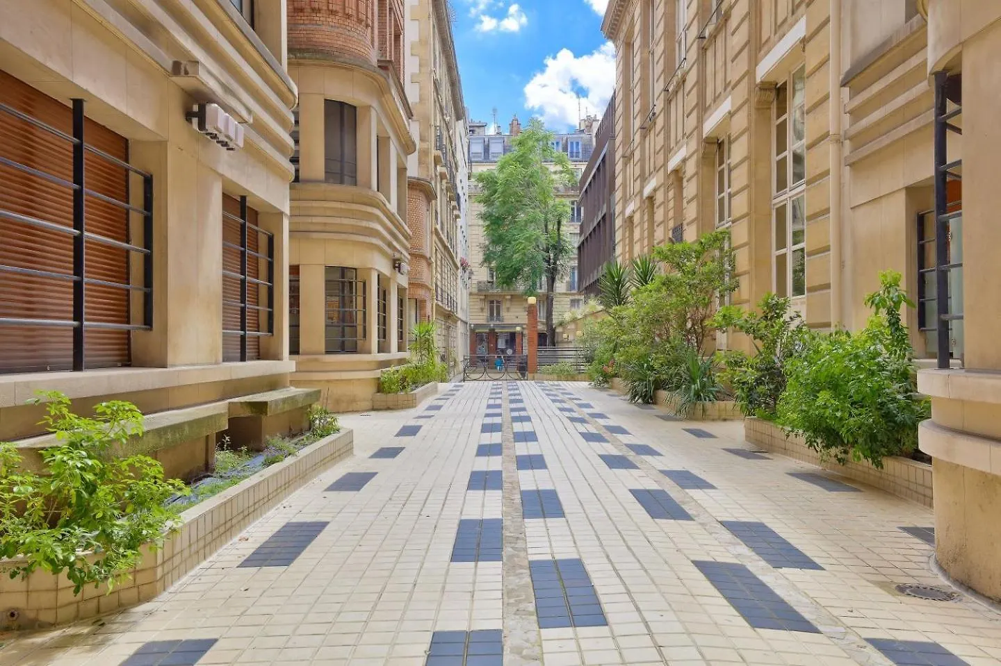 Splendid In The Heart Of The Chic 16th Apartment