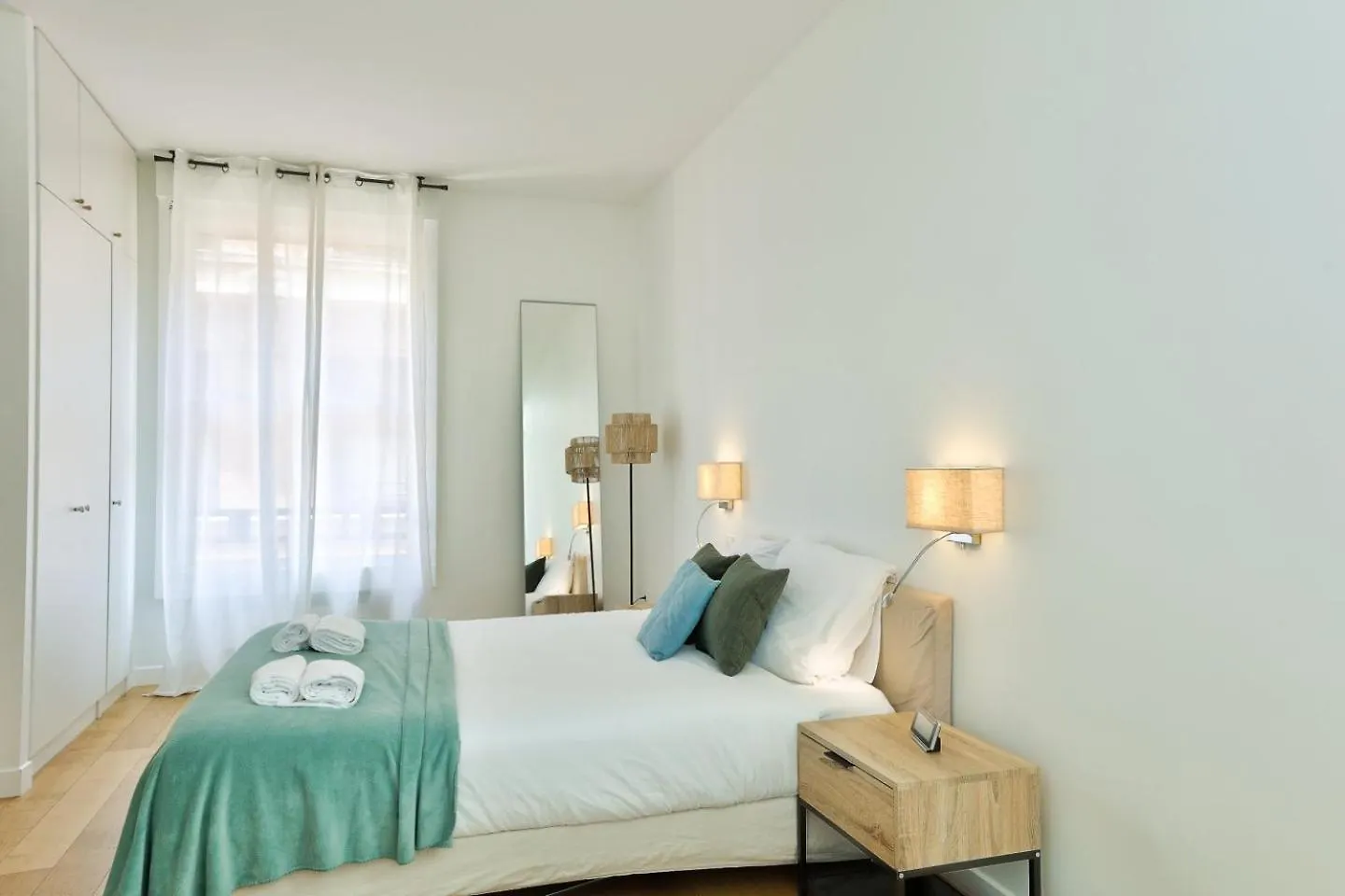 Splendid In The Heart Of The Chic 16th Paryż